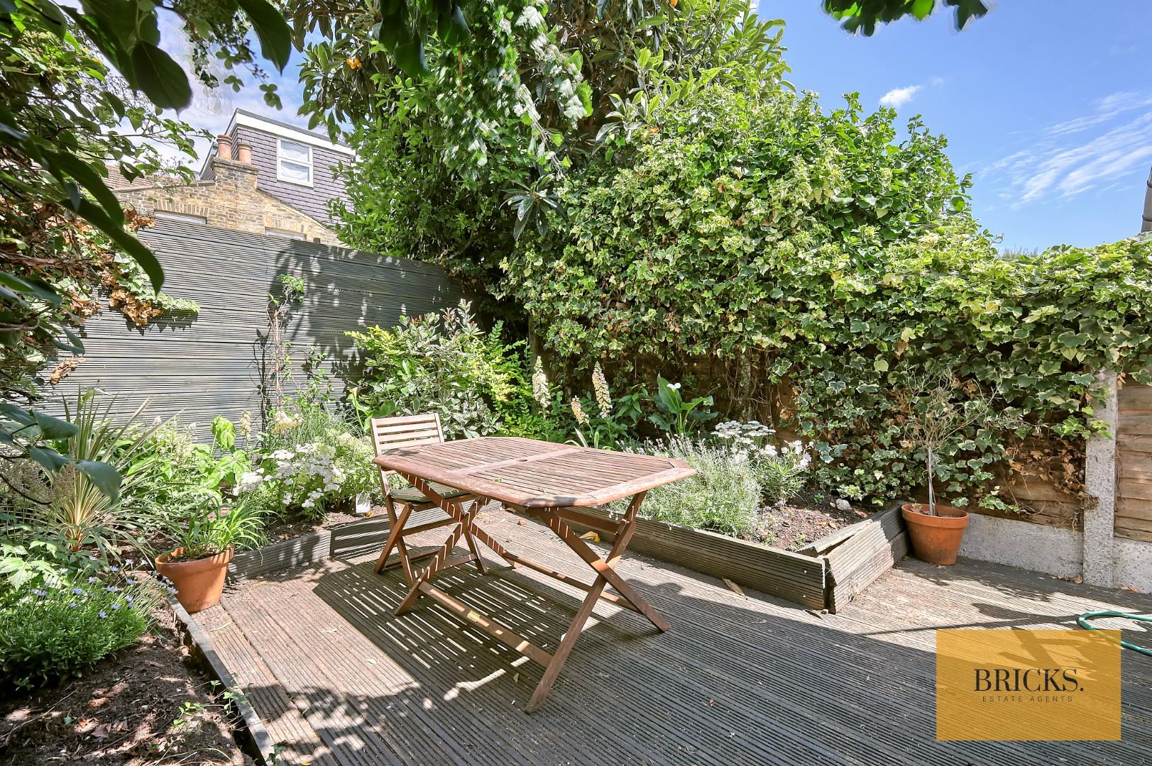 Cann Hall Road, London Bricks.